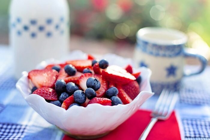 Что правильно есть утром натощак: 10 полезных продуктов на завтрак