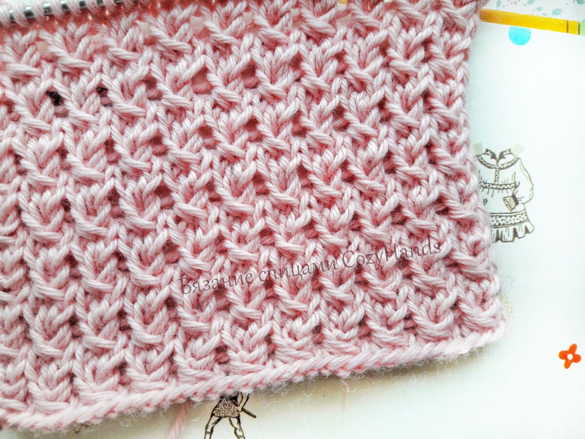 Фактурный нежный узор спицами