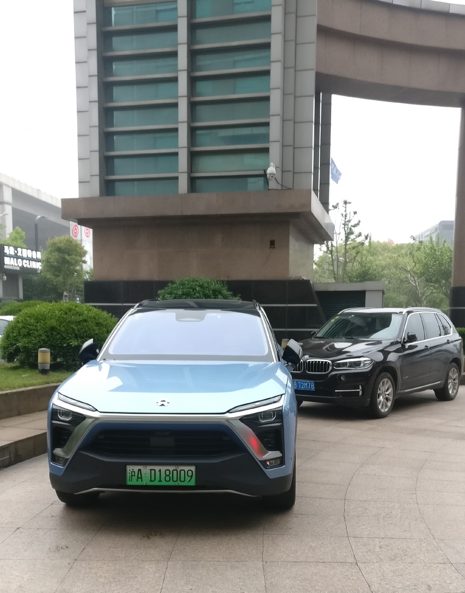 А это такие крутые авто моего китайского партнера, первая тоже электро