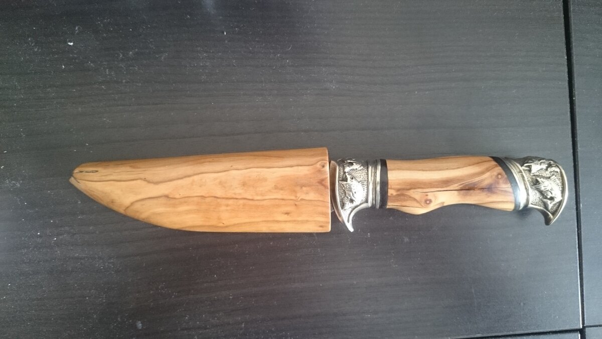Нож для рыбалки в ножнах из облепихи. Фото автора