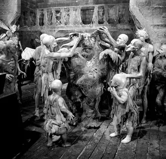 Либеральные СМИ  готовят кандидата в президенты. 