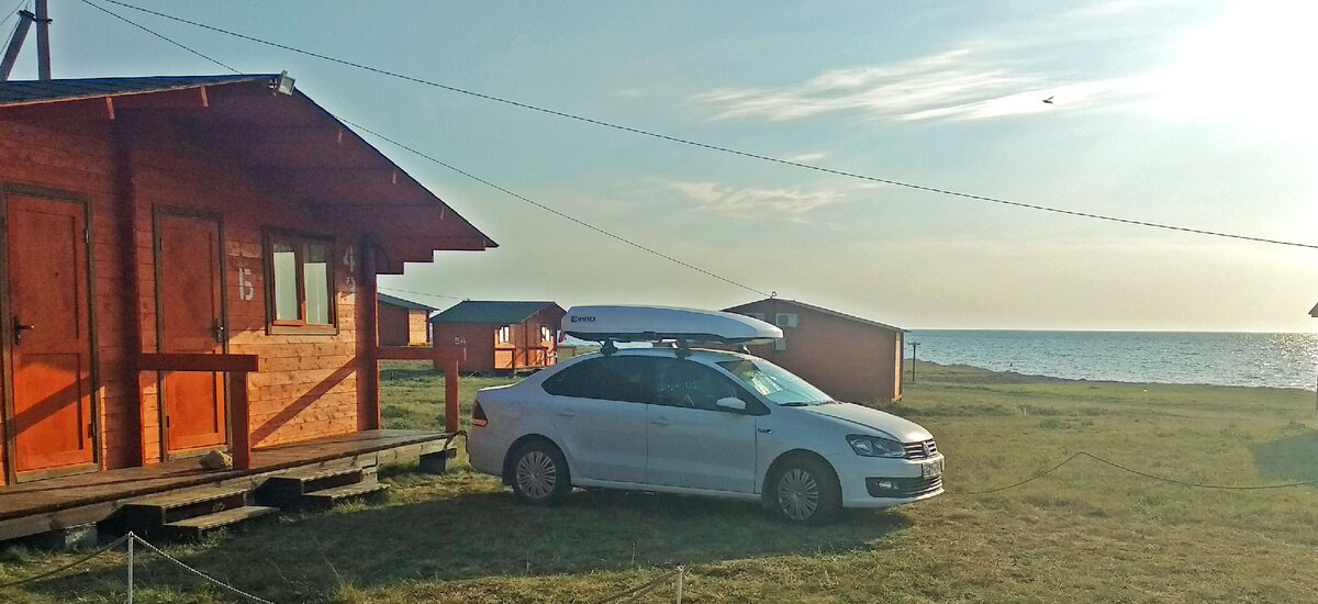 Деревянные бунгало на берегу Черного моря, Крым