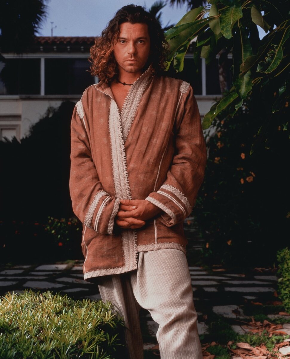 Майкл Хатченс.