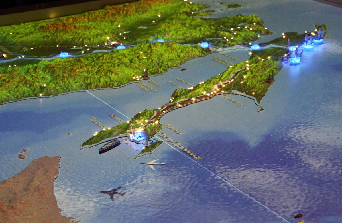 Вид на пролив из космоса, взято с Яндекс.Картинки