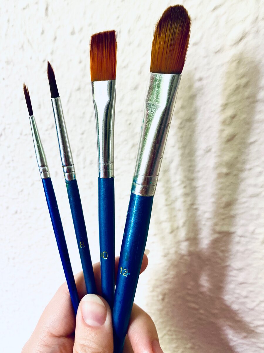 кисти из синтетики. N 4,8,10,12