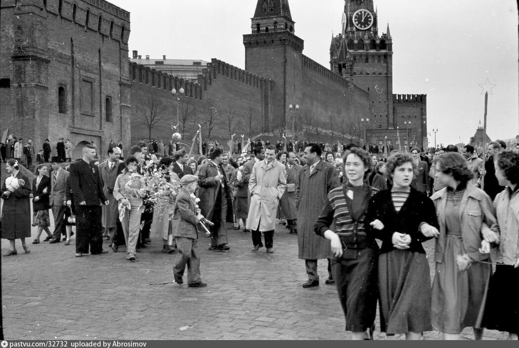 Первое Мая, Красная площадь, 1958 - 1959 г. Автор В. Абросимов.