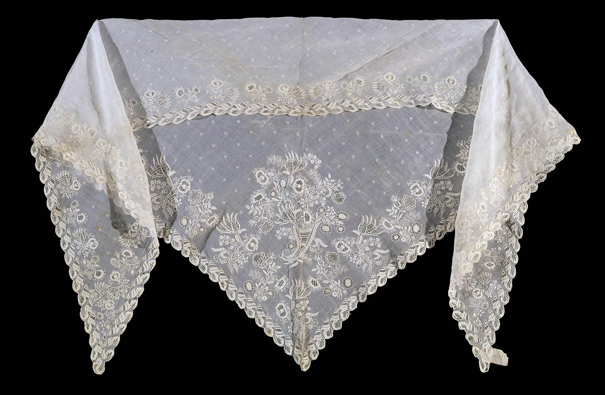 Примеры вышивки белой гладью