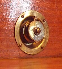 Центральный пылесос, расположенный в обеденном зале отеля Шато Дюфрейн