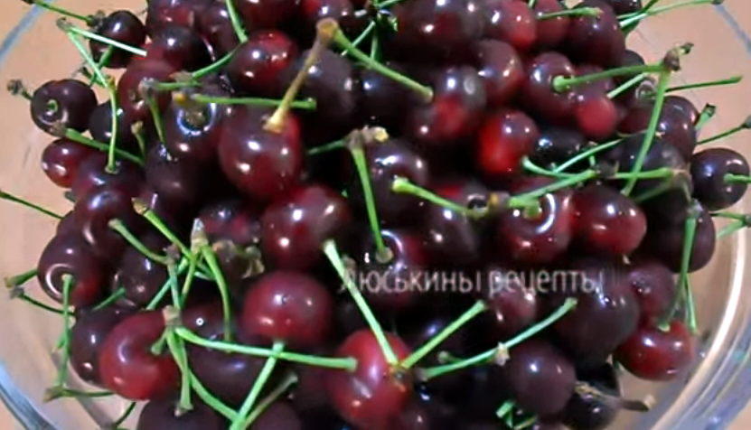 Как я заготавливаю ВИШНИ на ЗИМУ - получается идеальная НАЧИНКА для вареников и пирогов