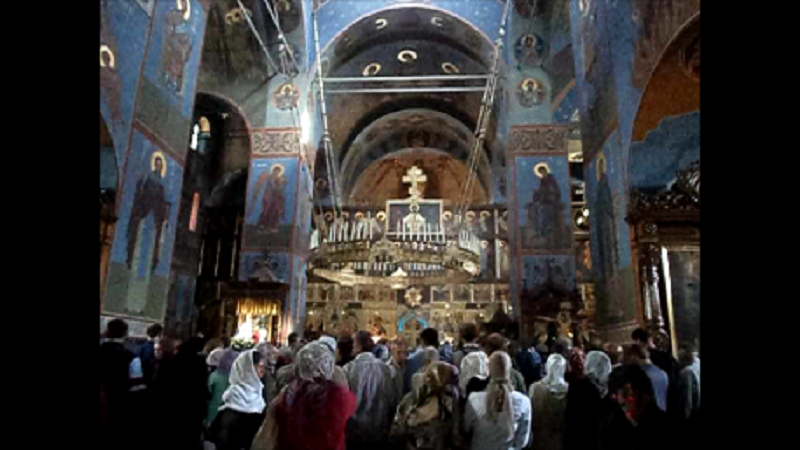 Интерьер Троицкого храма.