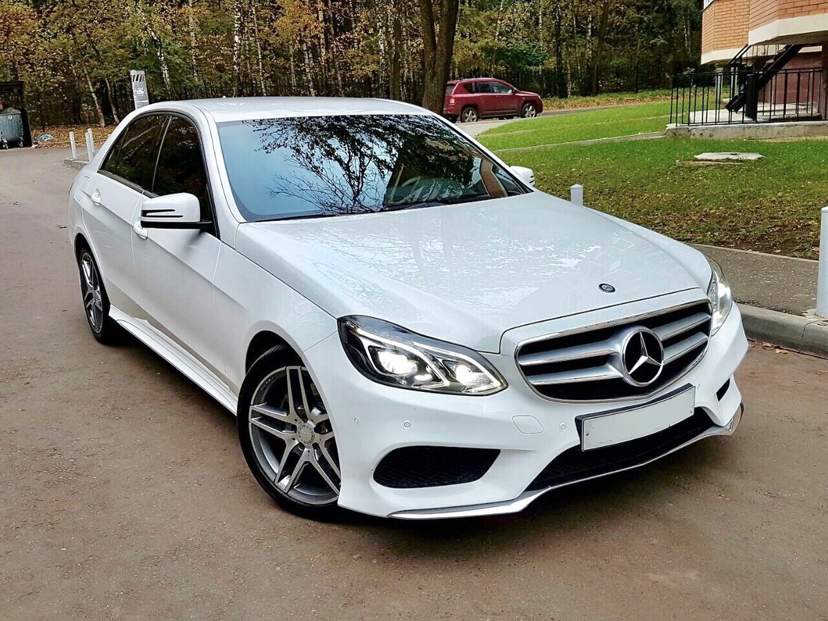 фотография взята в открытом источнике (если кто нибудь не знает как выглядит эта машина)