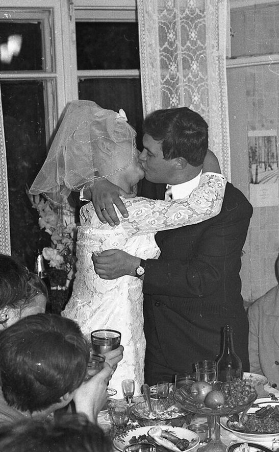 Фото из серии "Свадьба работников интуриста". Фото Яндекс картинки.