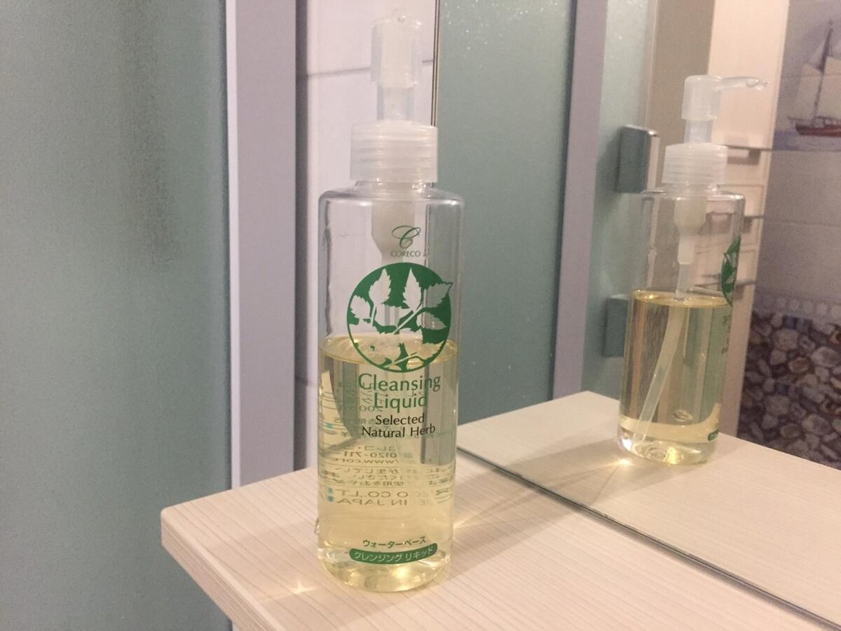 Средство для снятия макияжа Coreco Cleansing Liquid