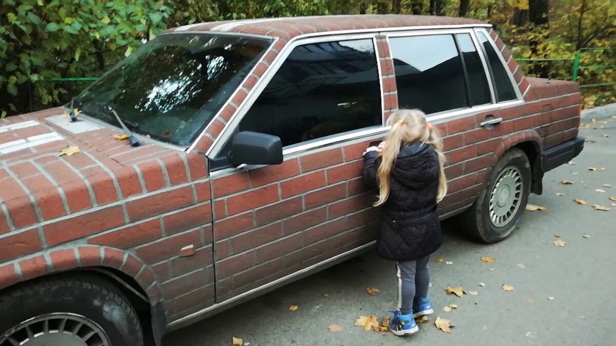 Каждый владелец автомобиля хочет сделать свое авто более комфортным, для этого и создали шумоизоляцию. Лишних звуков источников становятся неплотно прикрученные зеркала, детали (особенно пластиковые), антенны. 
С посторонними звуками сталкиваются многие автолюбители, при постоянном передвижение на автовладельца влияют внешние шумы, от этого у водителя появляются постоянные головные боли, стрессовые ситуации, от этого у многие ухудшается здоровье.

На примерах давайте разберем все преимущества шумоизоляции:

1. Качество акустической системы, что способствует приятному прослушиванию любимой музыке

2. Защита от раздражителей, что способствует улучшению безопасного вождения

3. Шумоизоляция сохраняет тепло зимой, что способствует оставлять машину в холодное время года на долгое время без прогревания.

У Вас есть еще сомнения по поводу установки? Компания Шумоff создаст в любой машине комфорт, сохранит Ваше эмоциональное состояние.