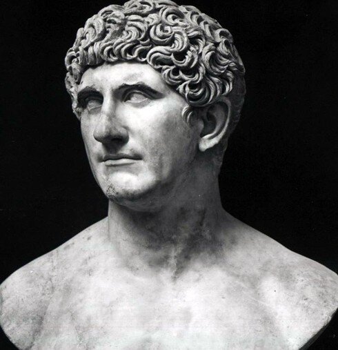 Марк Антоний —  консул, сторонник и полководец Гая Юлия Цезаря