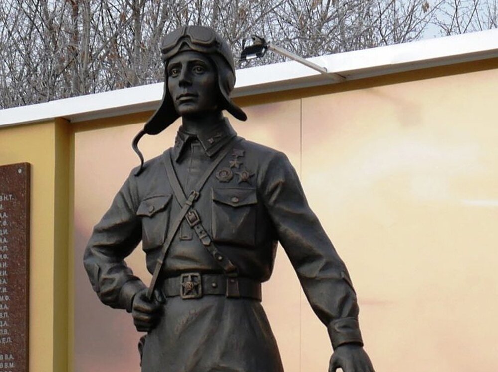 Талалихина ярославль. Памятник Виктору Талалихину. Памятник Виктору Талалихину в Подольске.
