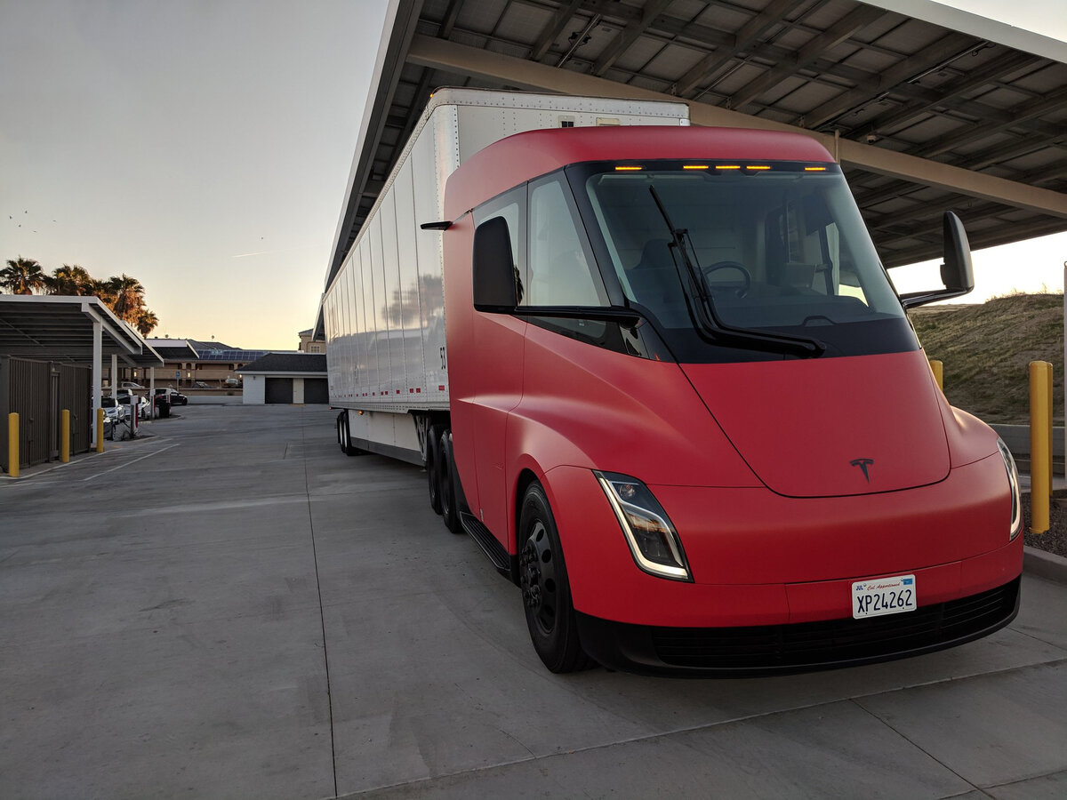 тесло трак. грузовик tesla semi-truck. тесла сэмми. электрогрузовика tesla semi. Tesla semi truck.