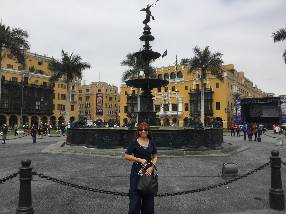 Лима. Столица Перу. Десятимиллионный город.