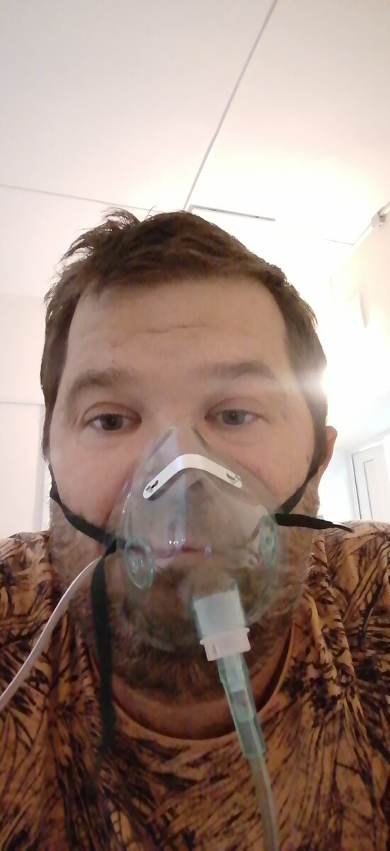 Без такой маски дышать не мог совсем. 