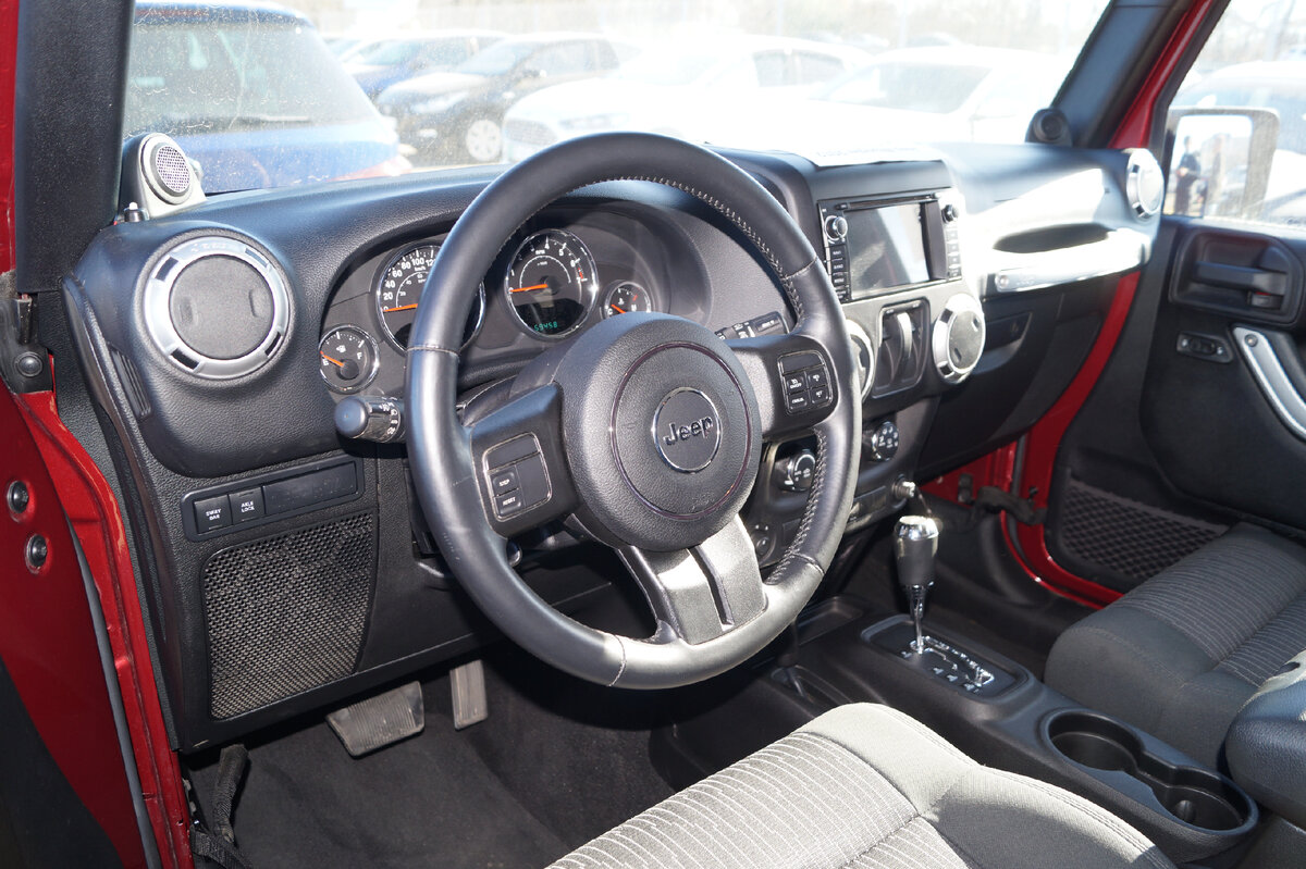 Крыша съемная, полный привод, под капотом 284 лошади: все это про б/у ...