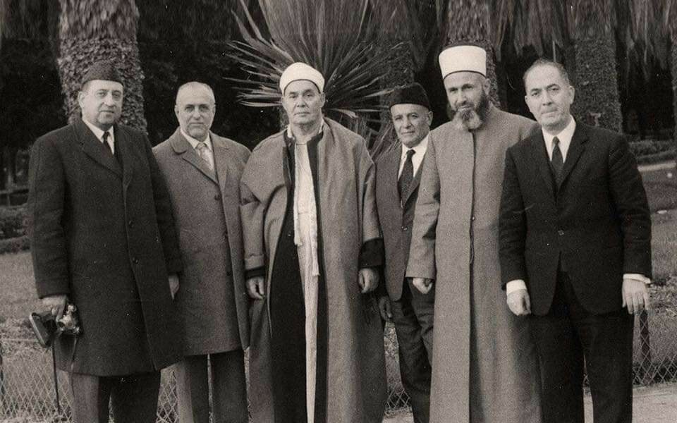 Шейх Абу Захра - третий слева. Второй справа - сирийский мухаддис, шейх Абдульфаттах Абу Гудда