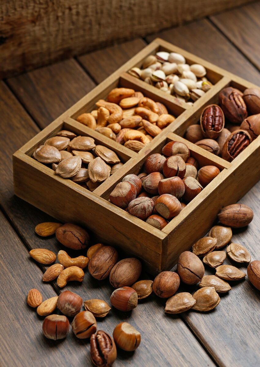 <a href="https://ru.freepik.com/free-photo/various-nuts-in-wooden-box_1193021.htm#page=4&query=%D0%BE%D1%80%D0%B5%D1%85%D0%B8&position=20&from_view=search&track=sph">Изображение от xb100</a> на Freepik