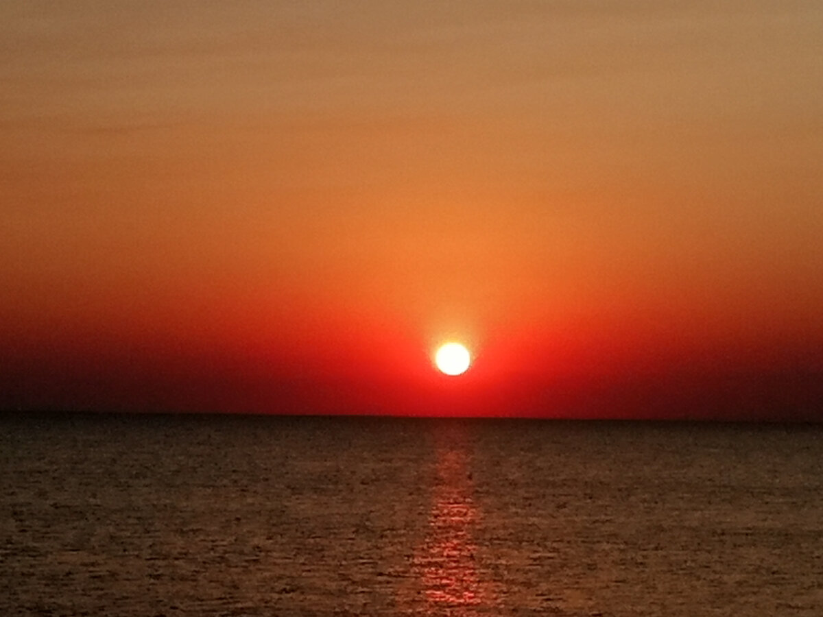 Море и небо меняют цвет каждую минуту