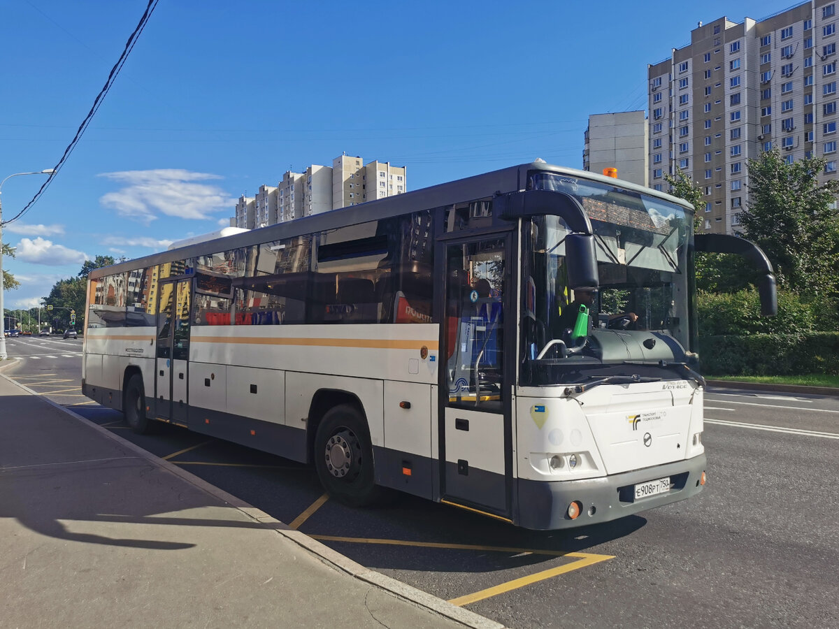 Маршрут митино. Автобус ЛИАЗ 5250. Автобус Москва. Московский автобус. Салон автобуса ЛИАЗ 5250.