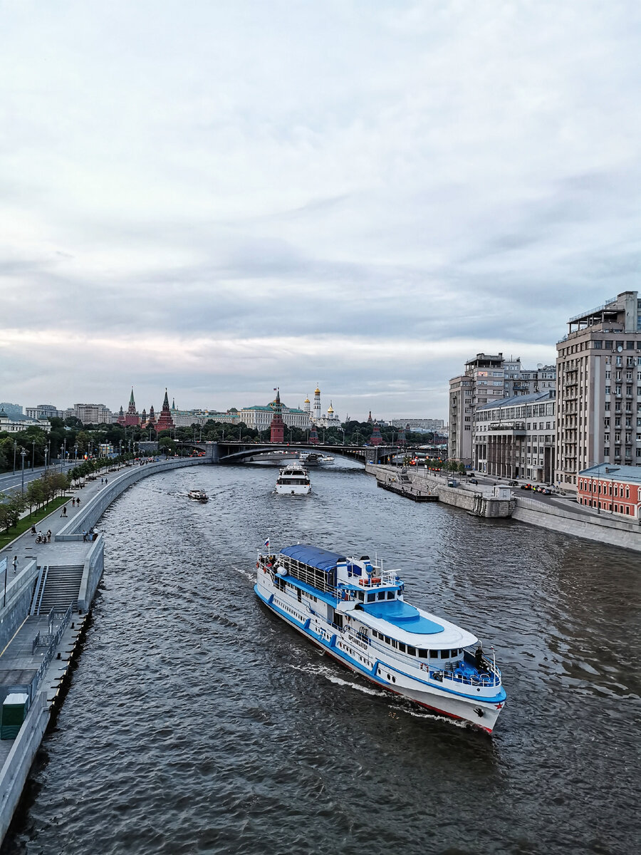 На теплоходе по Москва реке