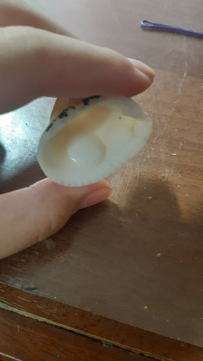 Капля клея😄💧