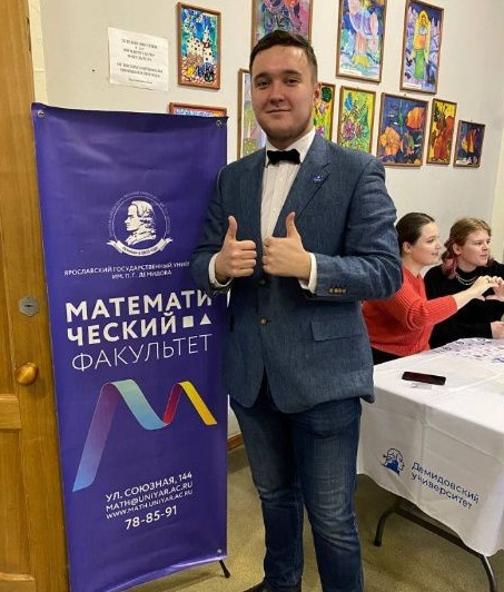 Если вы продолжительное время знакомы с моим каналом, то этого юношу вы точно видели. Далее будет его рассказ - разумеется, от первого лица. 