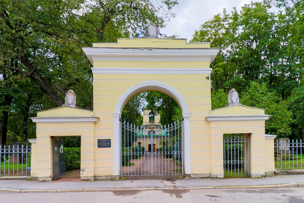 Литераторские мостки. Некрополь Литераторские мостки. Музей-некрополь «Литераторские мостки». Литераторские мостки Волковского кладбища.