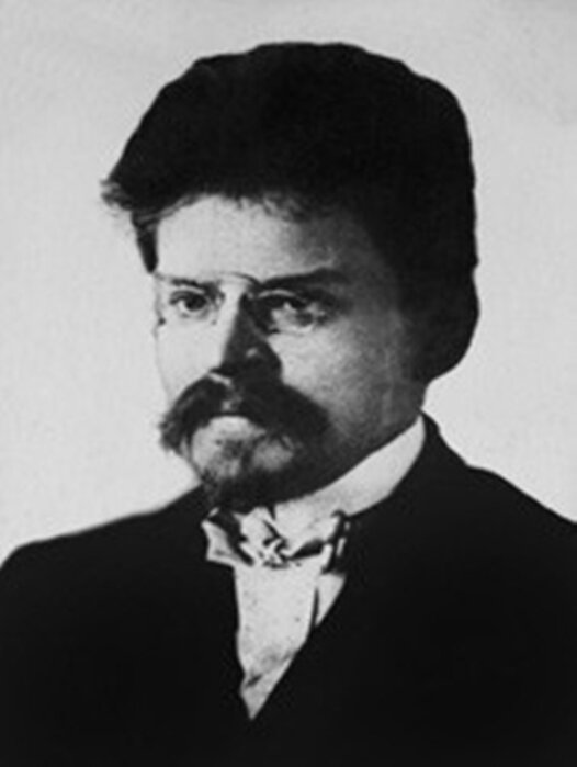 Серге́й Его́рович Чуцка́ев (1876—1944) — советский государственный и партийный деятель. Родился 6 марта (18 марта по новому стилю) 1876 года в деревне Сугат Камышловского уезда Пермской губернии в семье железнодорожного служащего. С 8 февраля по 1 ноября 1921 — заместитель председателя, затем председатель Сибревкома (до июня 1922 года). Одновременно состоял членом Сиббюро ЦК РКП(б).