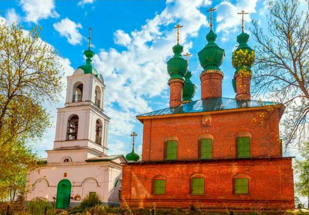 Ярославская церковь божья. Вознесенско-Благовещенский храм Ярославль. Церковь Благовещения Ярославль. Церковь Благовещения Ярославль Волжская набережная. Вознесенская Церковь Ярославль.