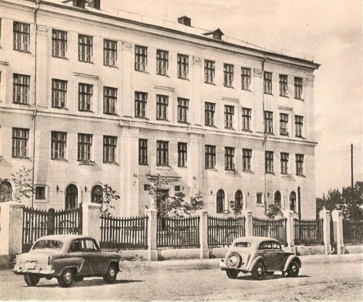 Это моя школа. Фото со страницы VK "Старая Калуга".