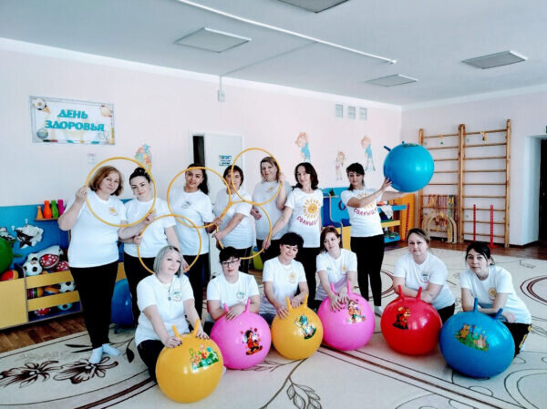    Для занятий спортом в садике созданы все условия