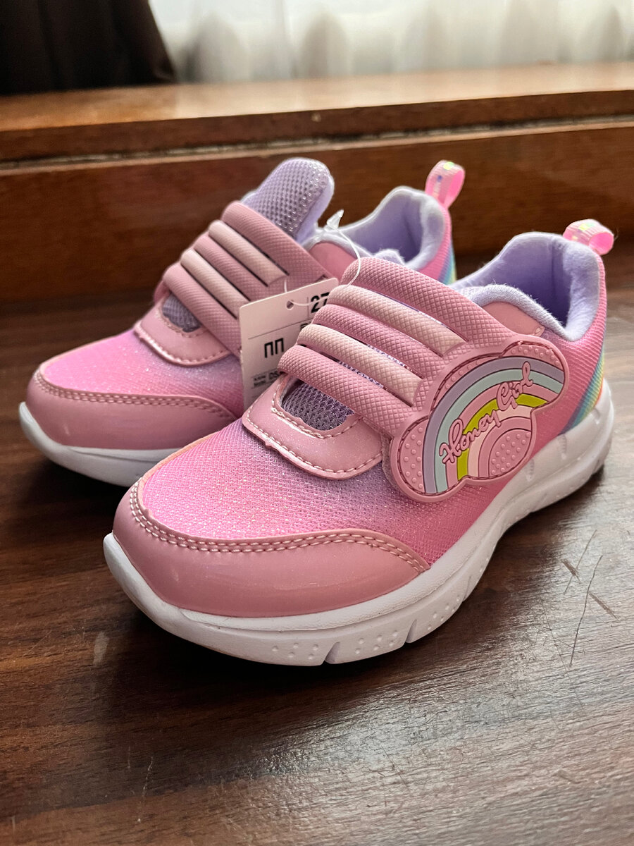 Новые кроссовки на липучке-удобно одевать самому