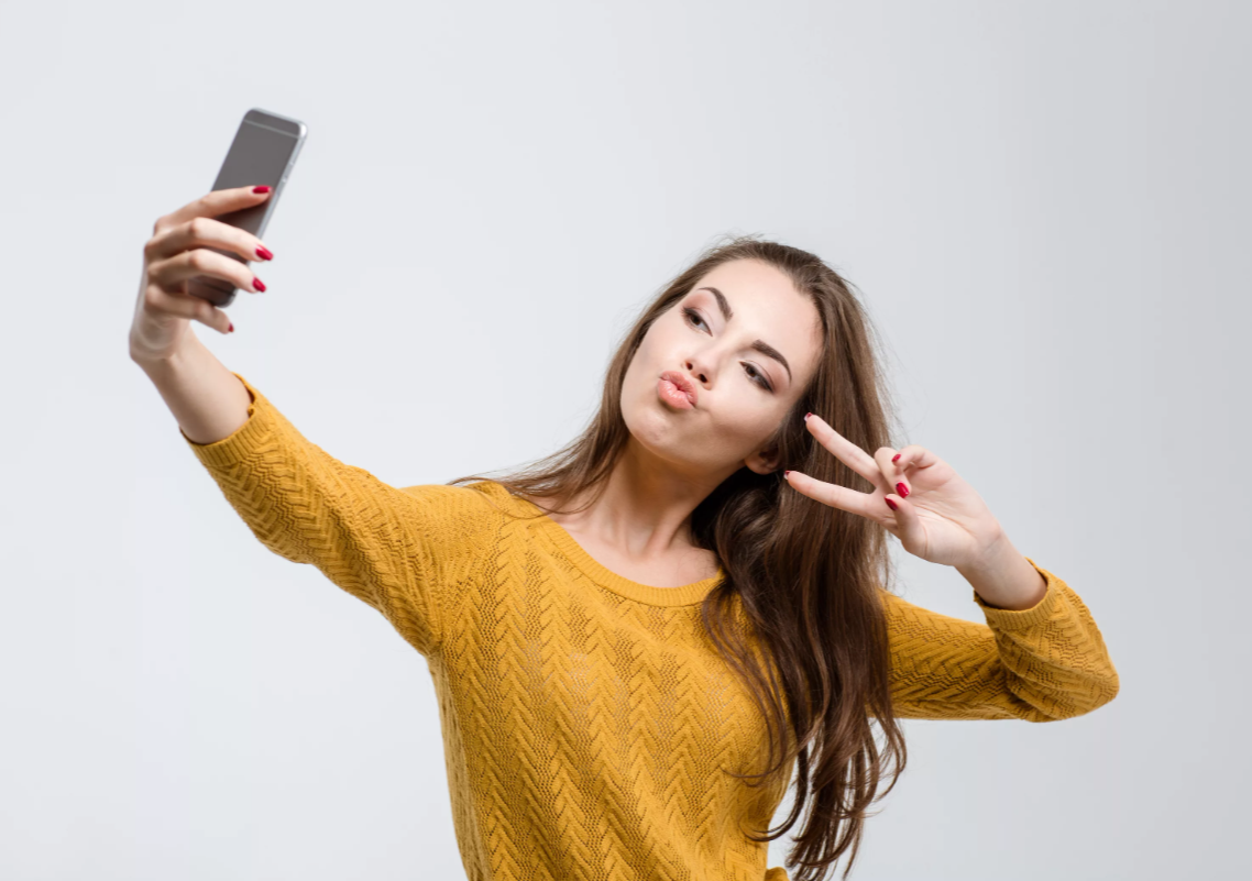 Если ваш ролик несет людям полезную информацию, никто не скажет, что вы ведете себя излишне самовлюбленно (фото из открытых источников)