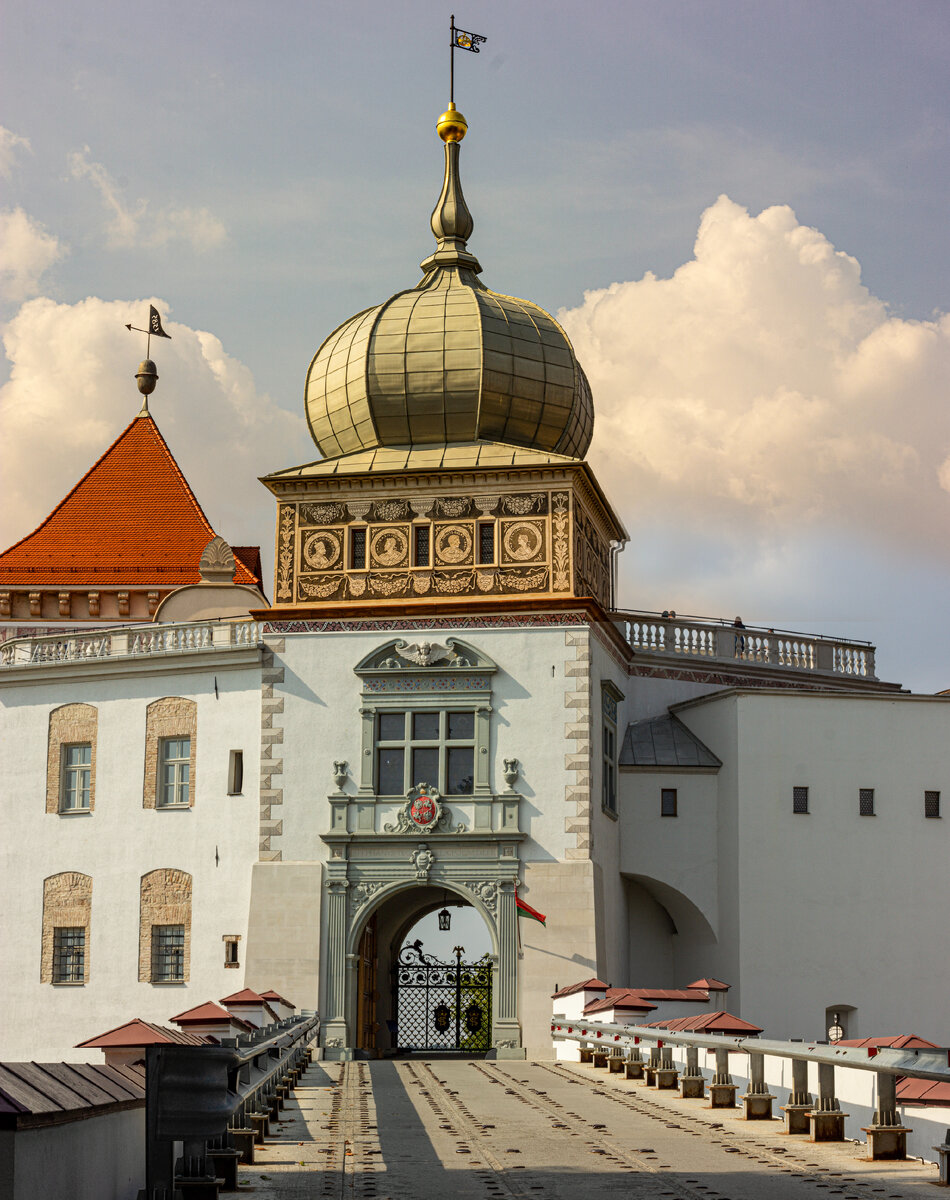 Старый замок после реконструкции / авторское фото