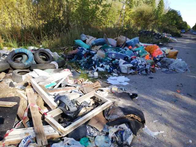    В Ивановском районе обнаружена свалка строительного мусора