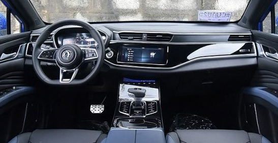 Внутри новый Донгфенг смотрится тоже отлично