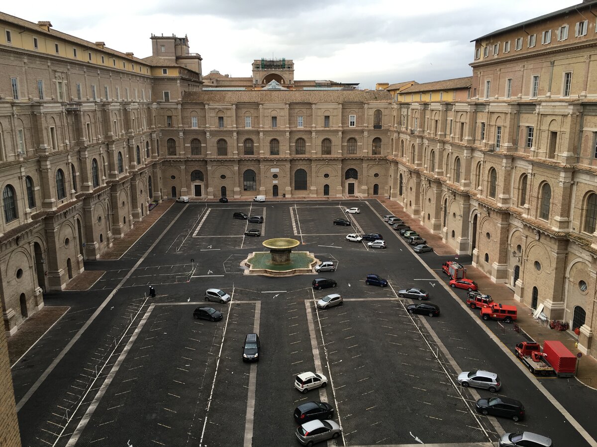 Парковка Ватикана