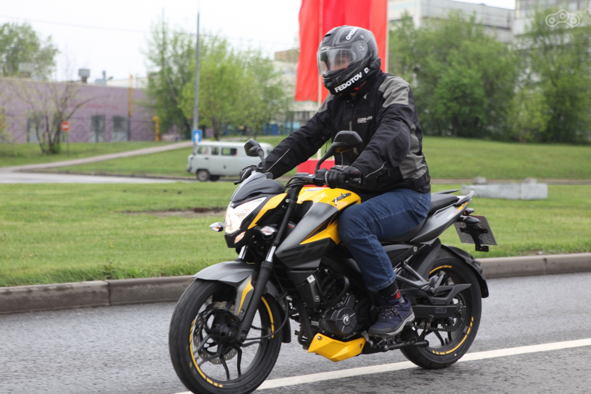 Bajaj pulsar 200ns. Мотоцикл Bajaj Pulsar 200 NS. Bajaj Pulsar ns200. Мотоцикл Баджадж Пульсар 200. Мотоцикл Bajaj Pulsar 200ns BSIV.