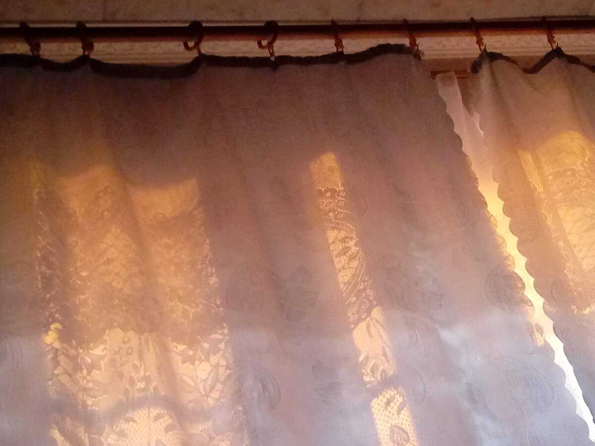 Первые лучи солнца нового дня