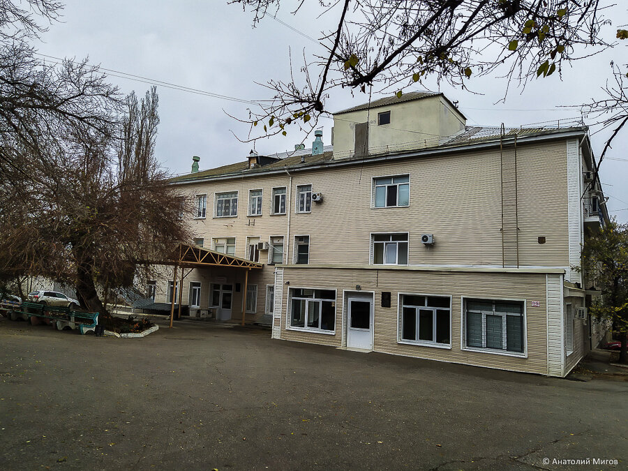 На фото: главный корпус горбольницы г.Феодосия.