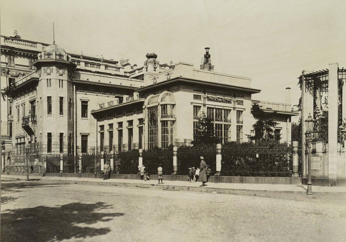 http://1917.brvestnik.ru/wp-content/uploads/2017/02/kshesinskaya-palace.jpg