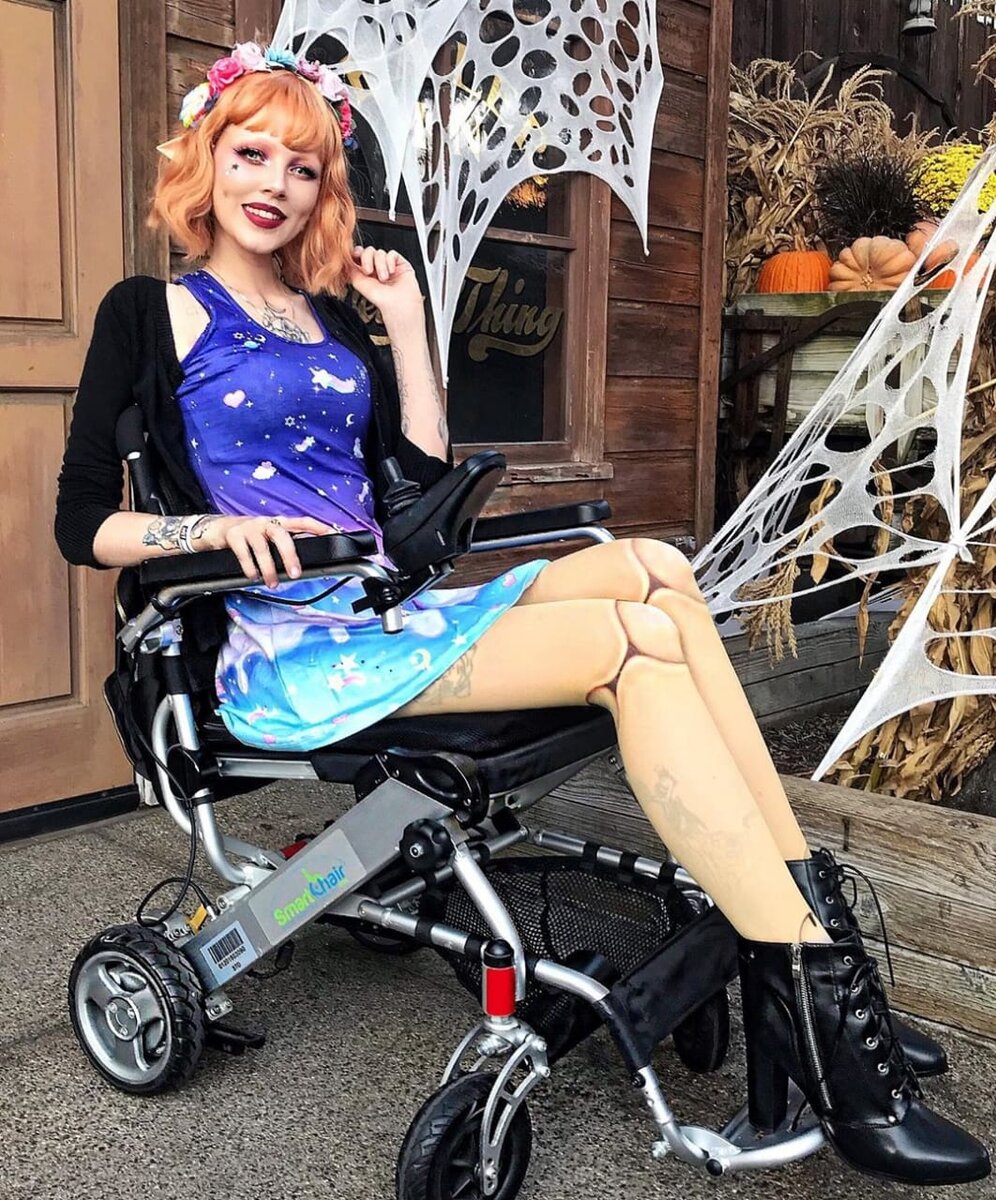 Она охотно общается со своими подписчиками и поддерживает свои примером 