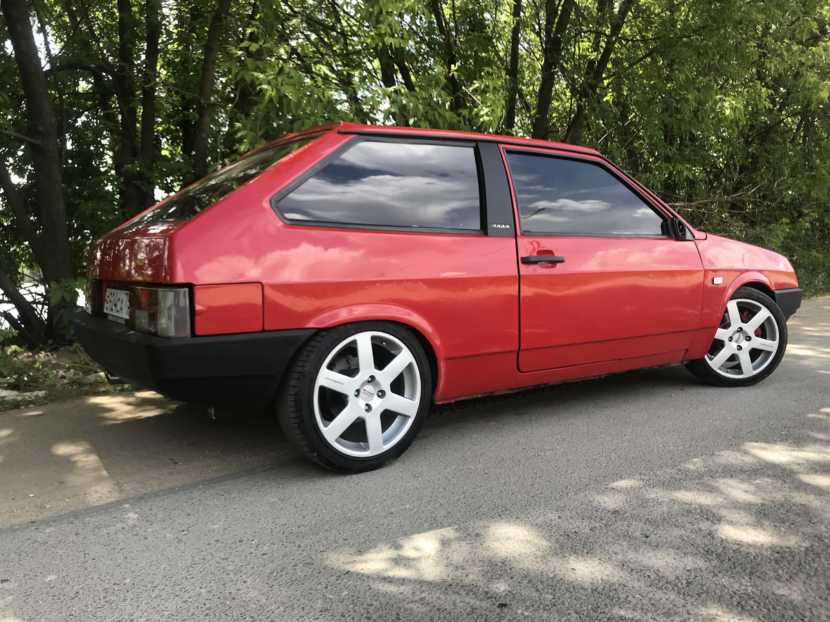 Вот такая "восьмерка" была у товарища. Фото с сайта drive2.ru