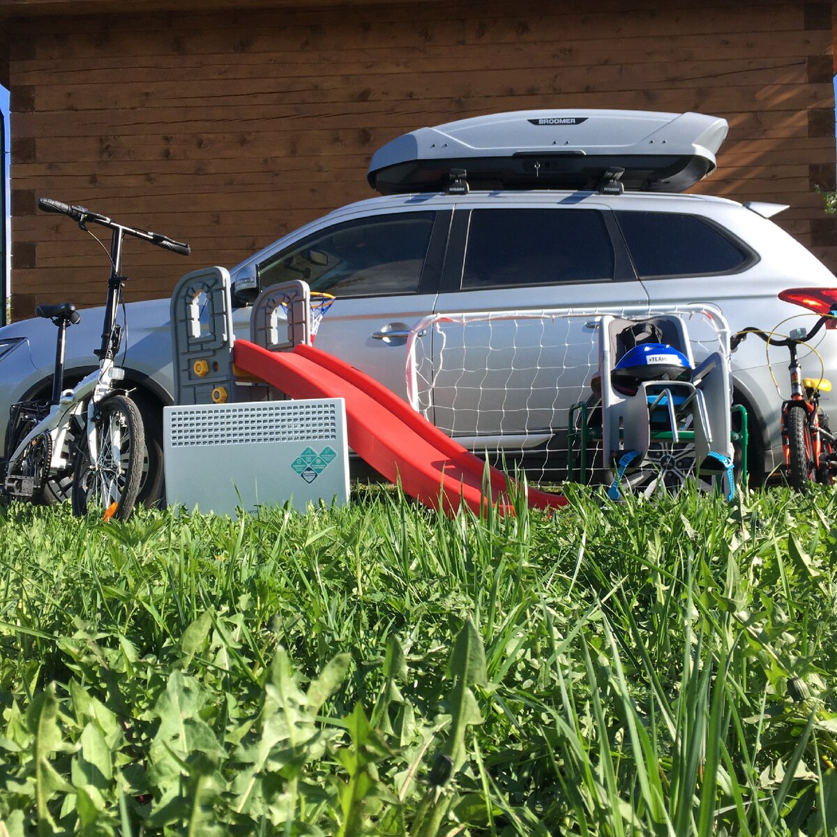 Это крупные вещи, которые ехали с нами на дачу