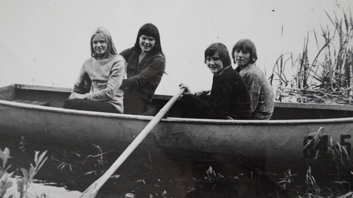 На фото Я, Надя, Робин Гуд и Галя.